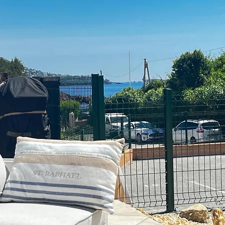Apartman House With Your Feet In The Water, Between Forest And - Agay *