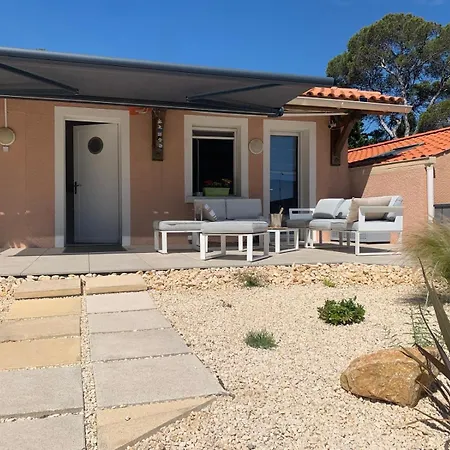 House With Your Feet In The Water, Between Forest And - Agay Daire *
